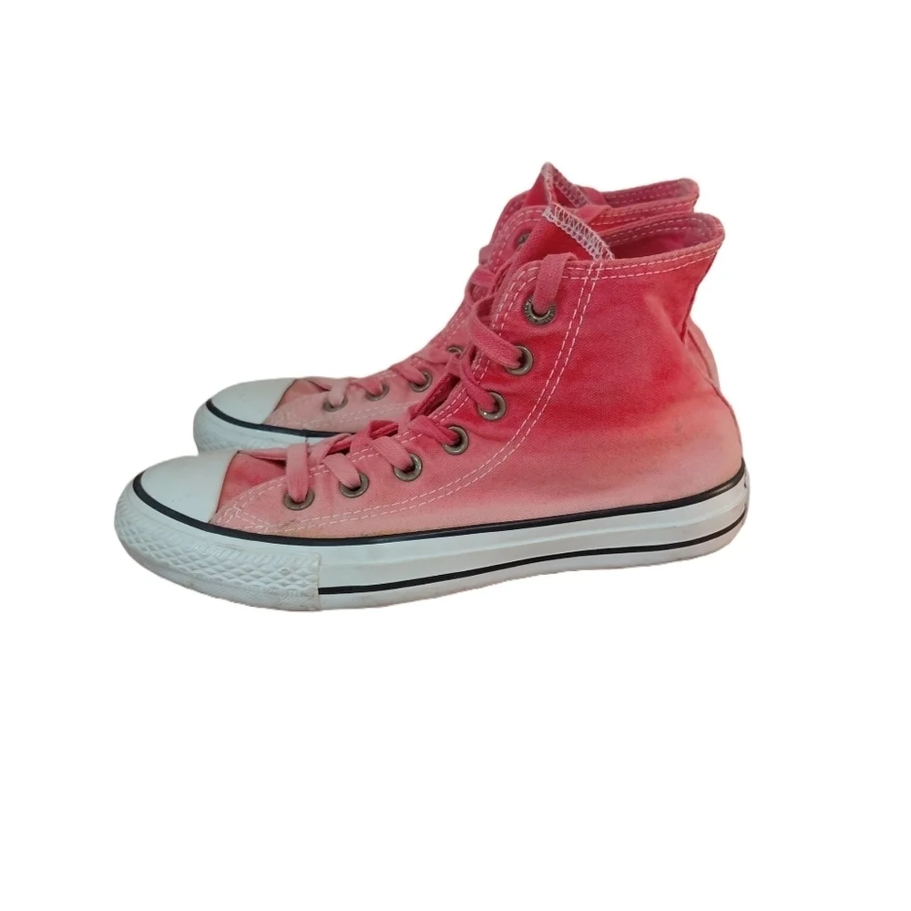 NOT AVAILABLE  Pink Hombre Sneakers Chuck Taylor All Stars